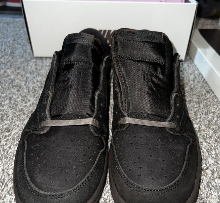 Travis Scott Jordan 1 Low Velvet Brown