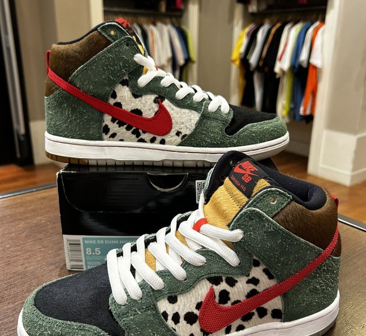Nike Sb Dunk High Dog Walker