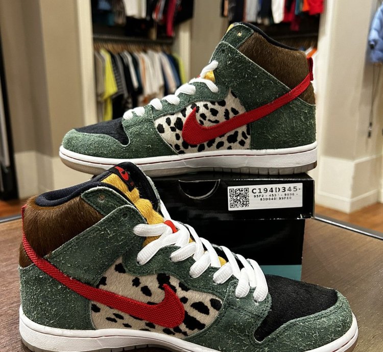 Nike Sb Dunk High Dog Walker