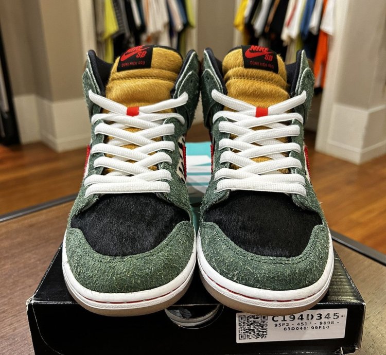 Nike Sb Dunk High Dog Walker