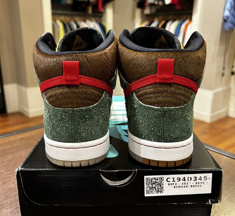 Nike Sb Dunk High Dog Walker