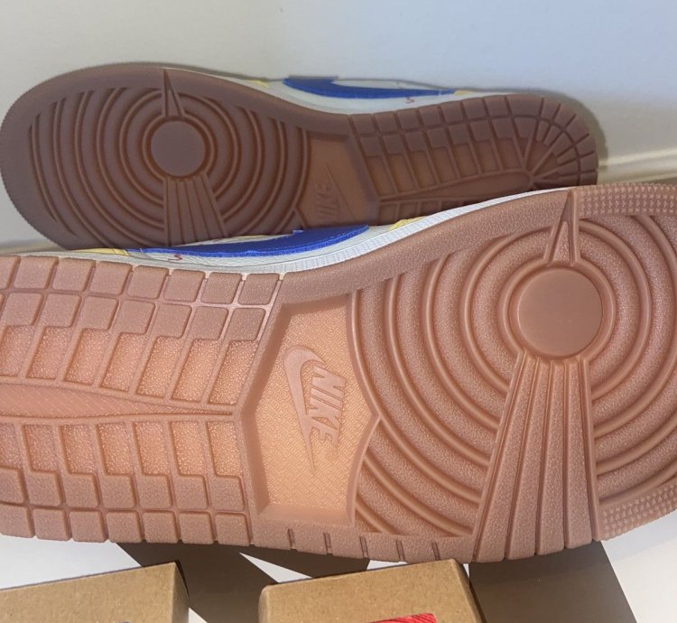 Travis Scott Jordan 1 Retro Low Canary