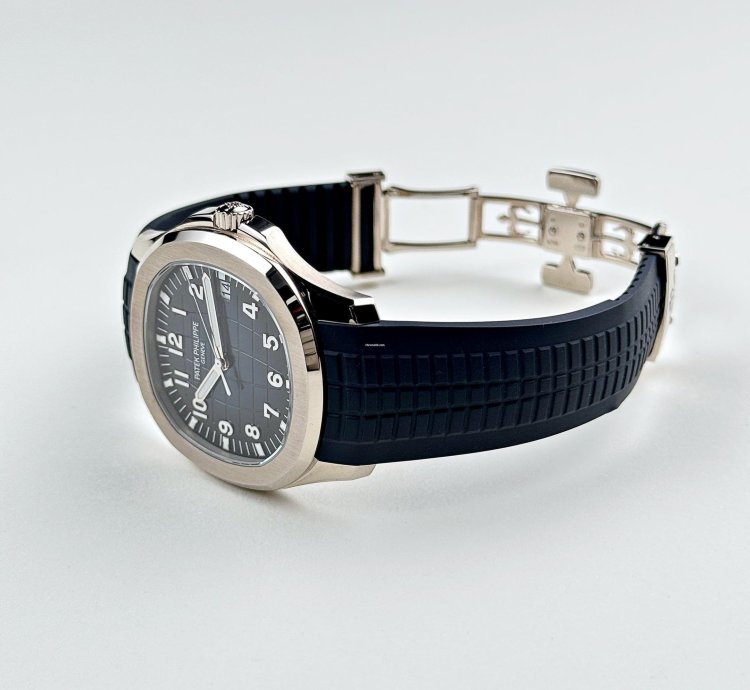 Patek Philippe Aquanaut 5168g-001 White Gold Blue Dial