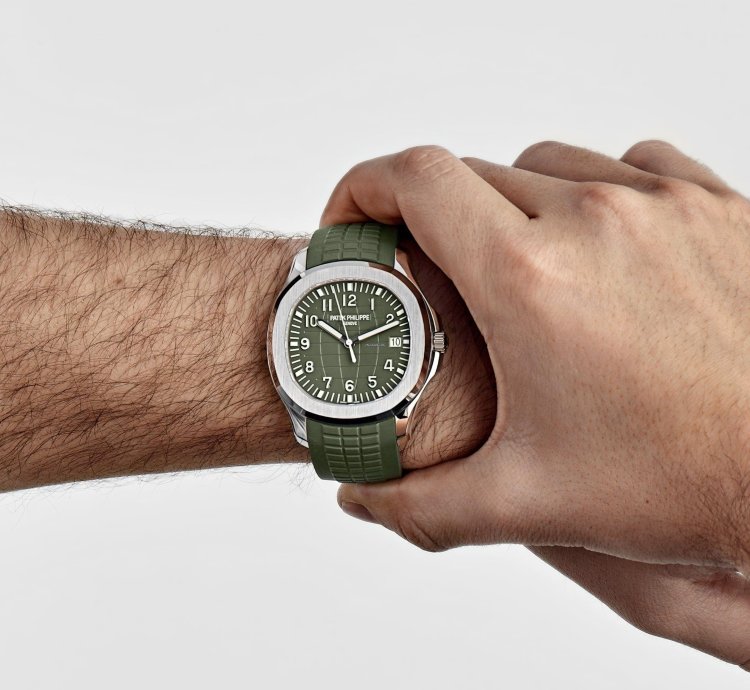 Patek Philippe Aquanaut 5168g-010 Jumbo White Gold Khaki Green
