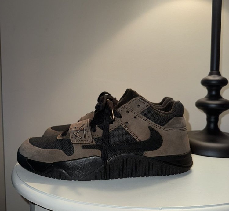 Travis Scott Jump Man Jack Dark Mocha