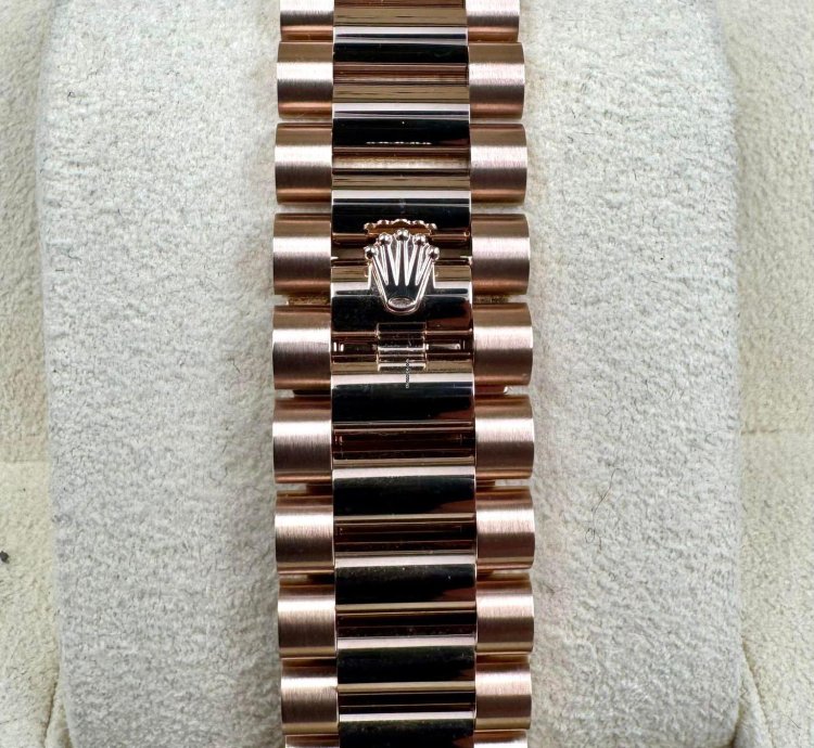Rolex Day-date 36 128235 36mm Rose Gold White Roman Dial Unworn 2024