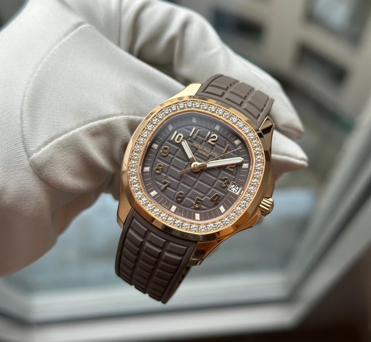 Patek Philippe Aquanaut 5268 200r-010