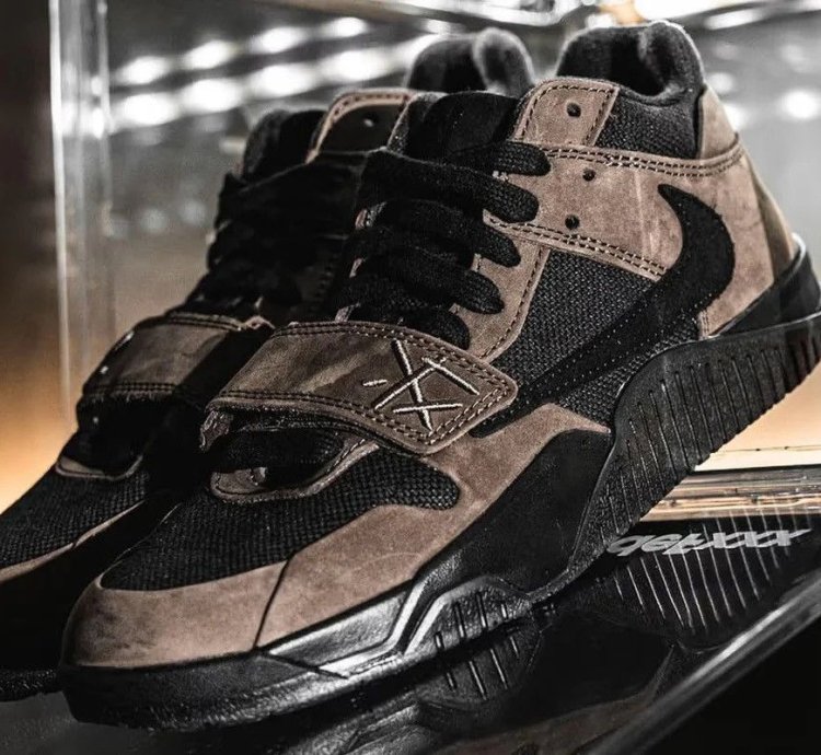 Travis Scott Jumpman Jack Tr Dark Mocha Size 11 New