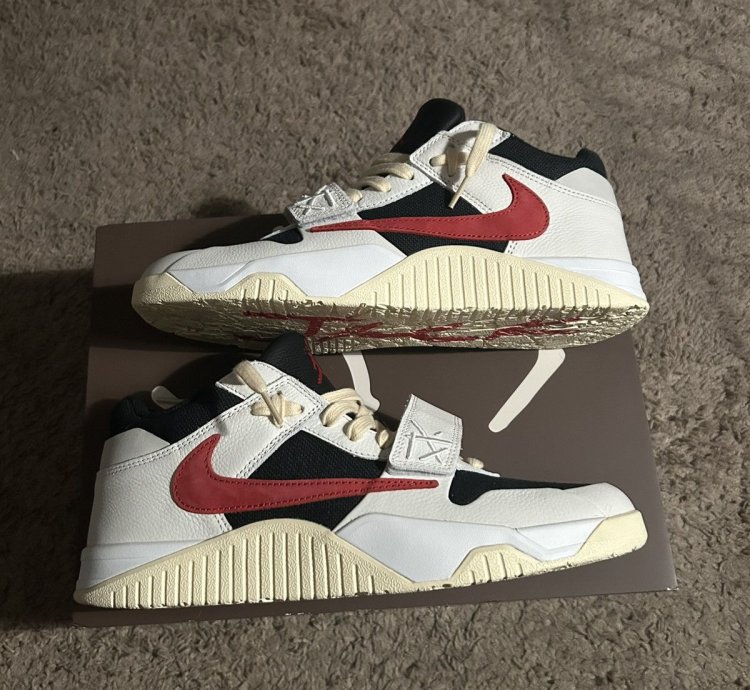 Travis Scott Jumpman Jack- University Red