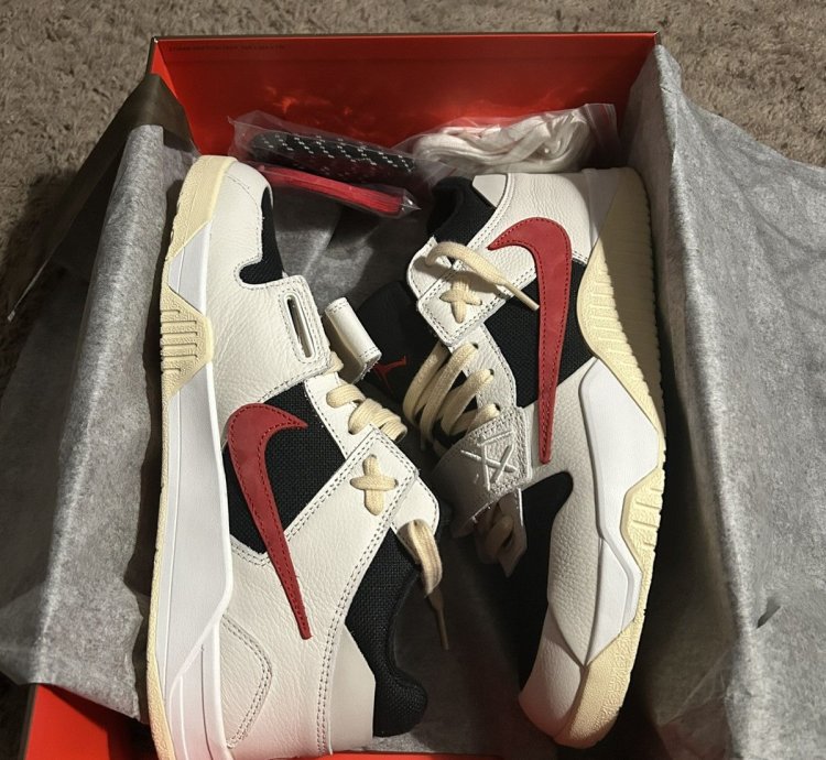 Travis Scott Jumpman Jack- University Red