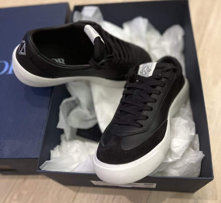 Dior Iconic Black B101