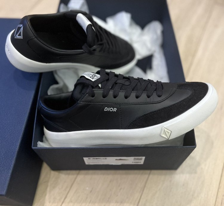 Dior Iconic Black B101
