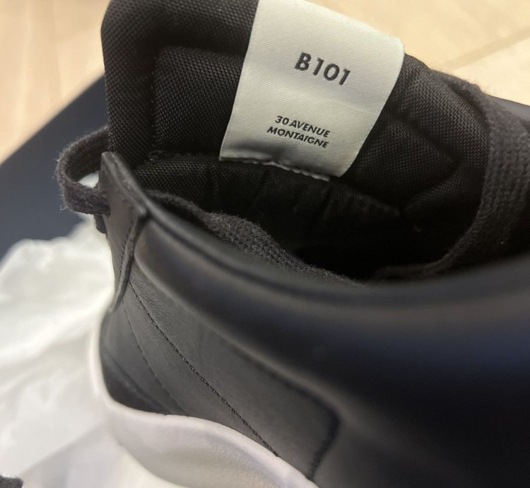 Dior Iconic Black B101