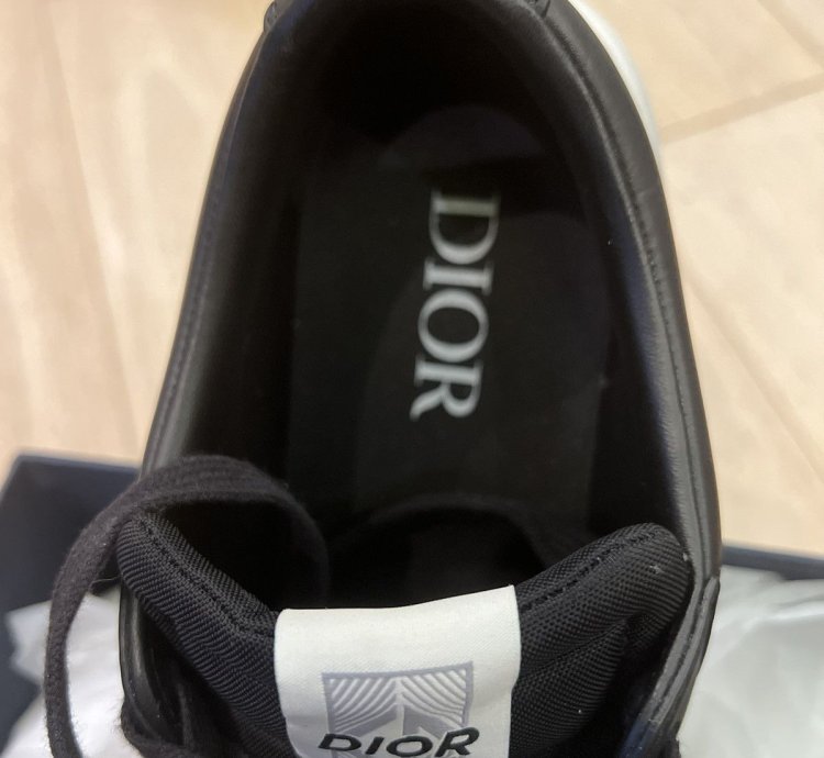 Dior Iconic Black B101