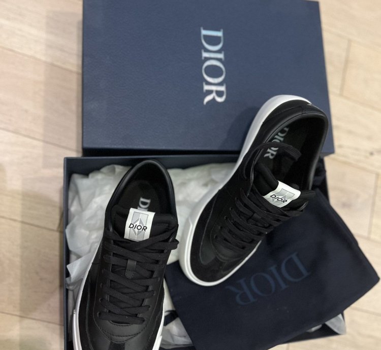 Dior Iconic Black B101