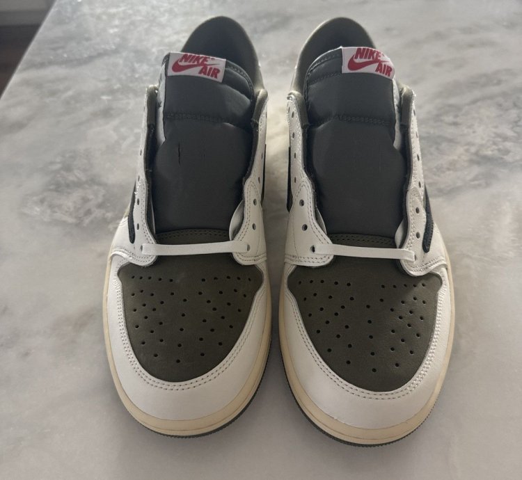 Travis Scott Medium Olive