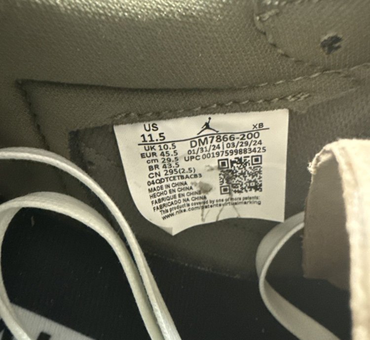 Travis Scott Medium Olive