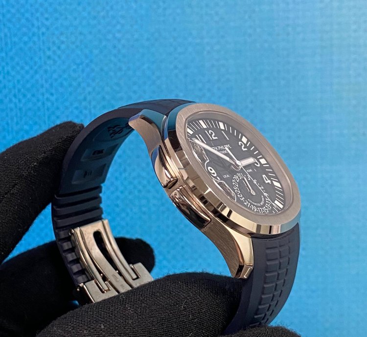 Patek Philippe Aquanaut 5650g-001 Blue Aquanaut