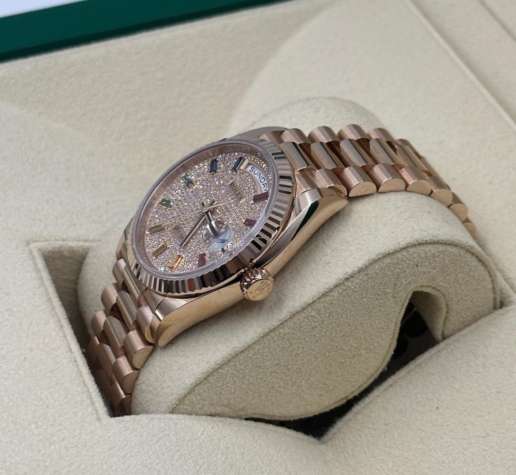 Rolex Day-date 36 128235 Rainbow Pave