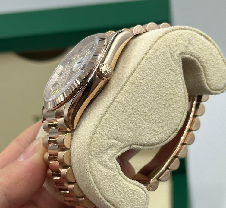 Rolex Day-date 36 128235 Rainbow Pave