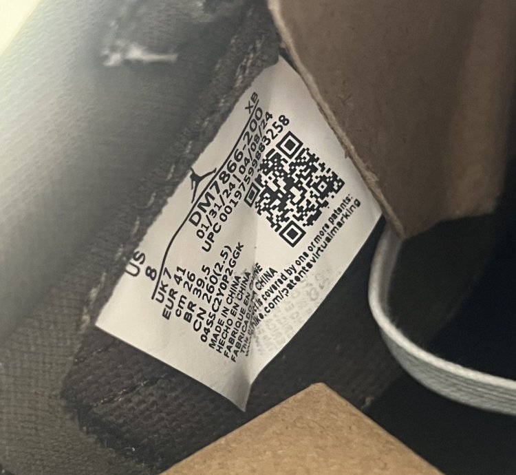 Travis Scott Medium Olive Jordan 1 Lows - Size 8