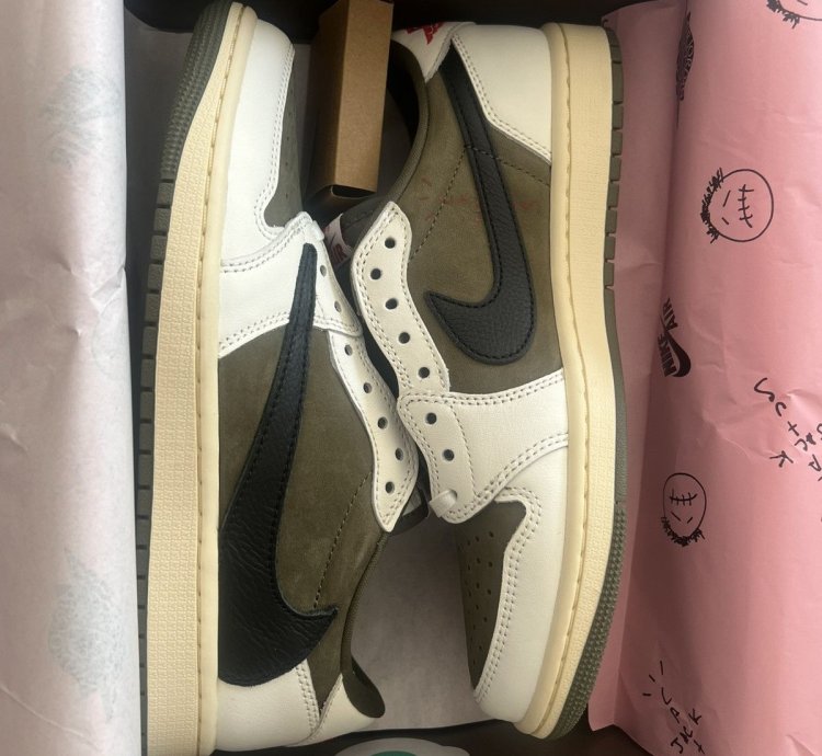 Travis Scott Medium Olive Jordan 1 Lows - Size 8