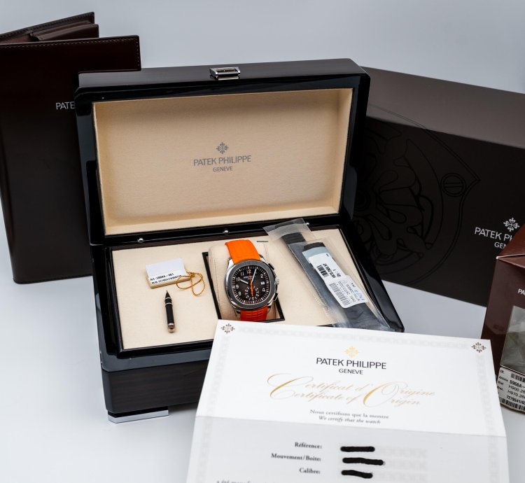 Patek Philippe Aquanaut 5968a Steel Black Dial - Full Set Orange Black Uncut Strap