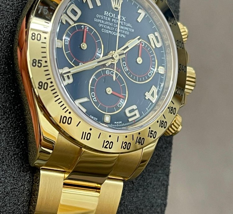 Rolex Daytona 116528 - Blue Dial - Yellow Gold - 2014 - Unworn