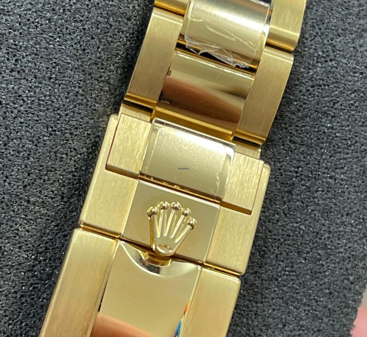 Rolex Daytona 116528 - Blue Dial - Yellow Gold - 2014 - Unworn