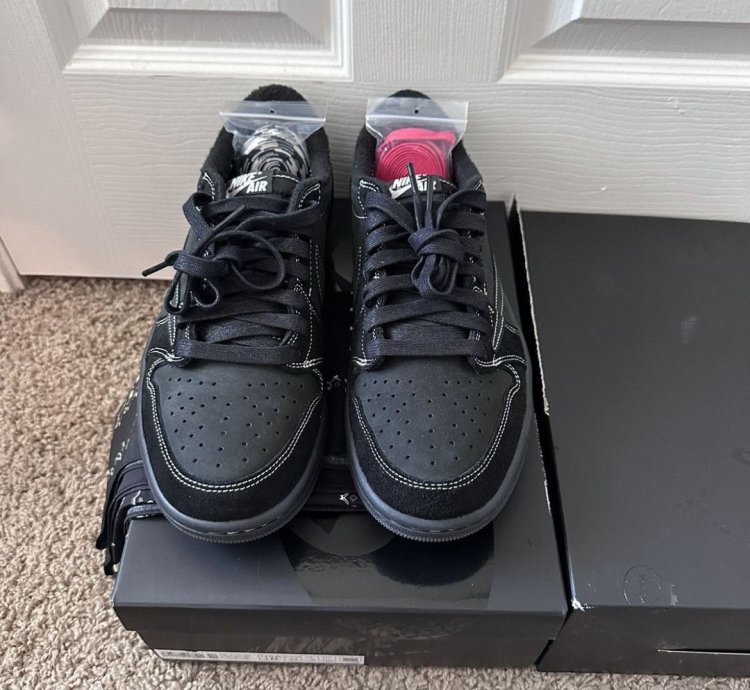 Travis Scott Phantom Jordan 1 Low