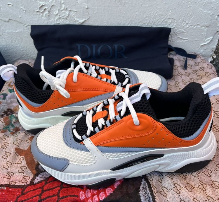 Dior Men B22 Sneakers