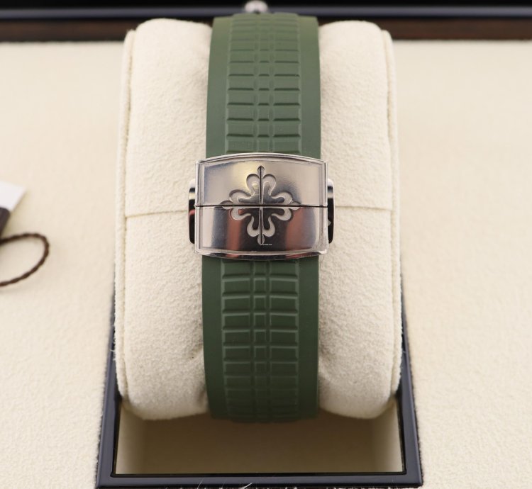 Patek Philippe Aquanaut 5968g-010
