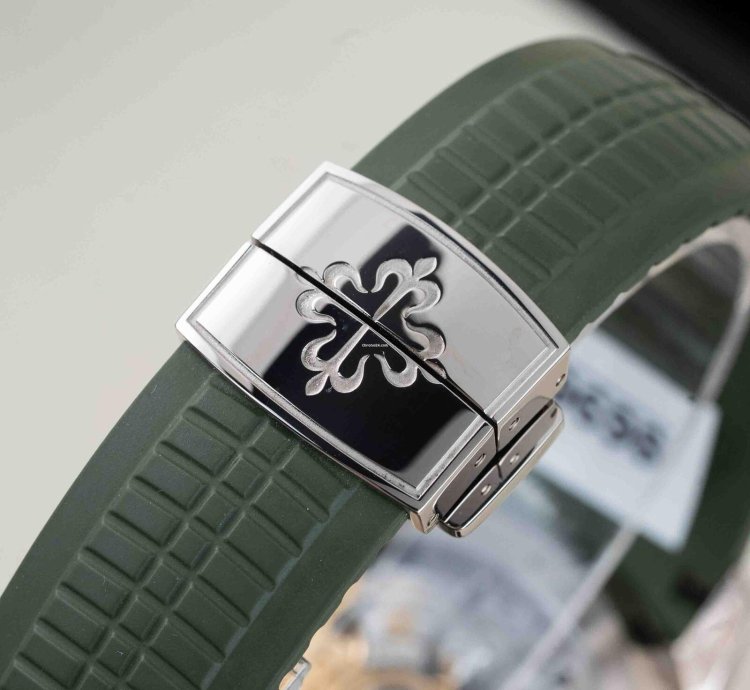 Patek Philippe Aquanaut 5968g-010 - 2021