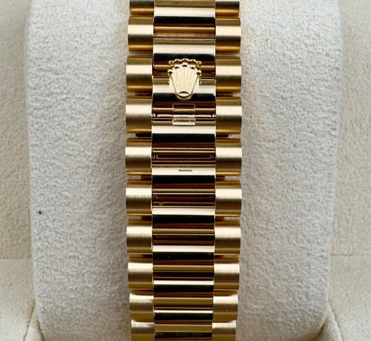 Rolex Day-date 36 128238 36mm Yellow Gold Champagne Diamond Dial Unworn 2023