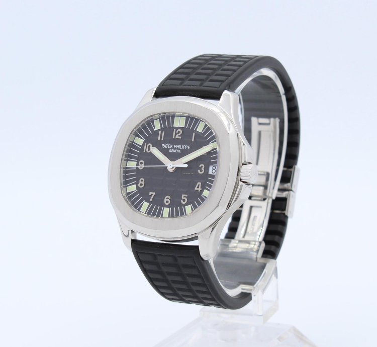 Patek Philippe Aquanaut Automatic Steel Ref 5065a-001