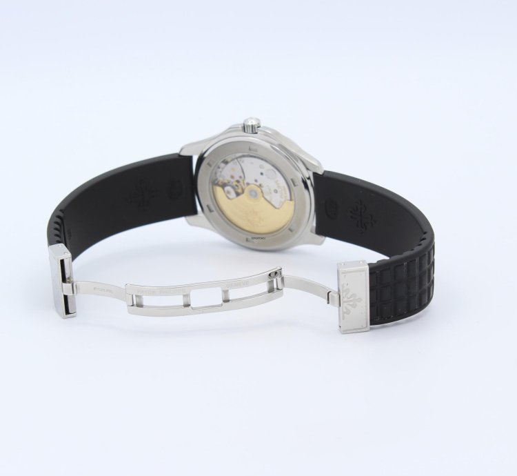 Patek Philippe Aquanaut Automatic Steel Ref 5065a-001