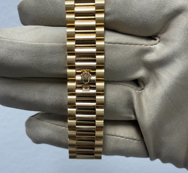 Rolex Day-date 36 128238 Champagne Index Dial 2023
