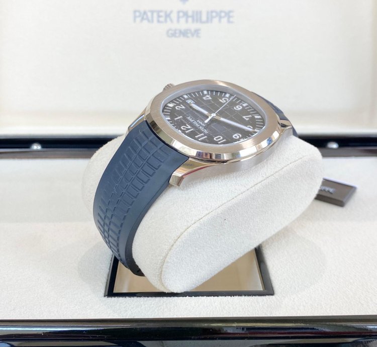 Patek Philippe Aquanaut Blue White Gold 2021 Full Set
