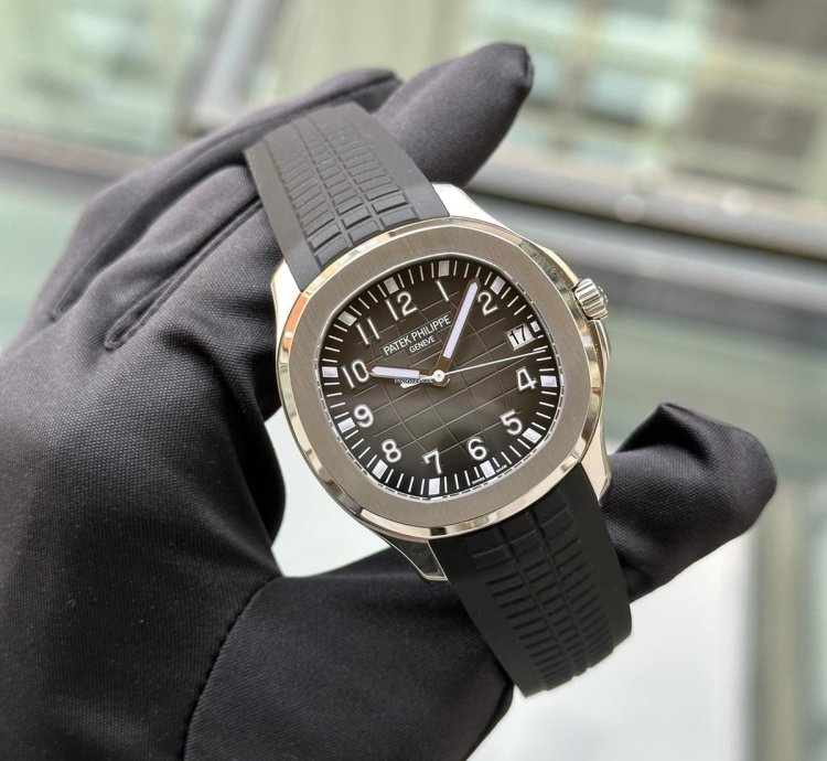 Patek Philippe Aquanaut Box Papers 2023