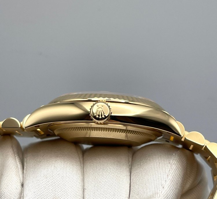 Rolex Day-date 36 128238 Yellow Gold White Dial