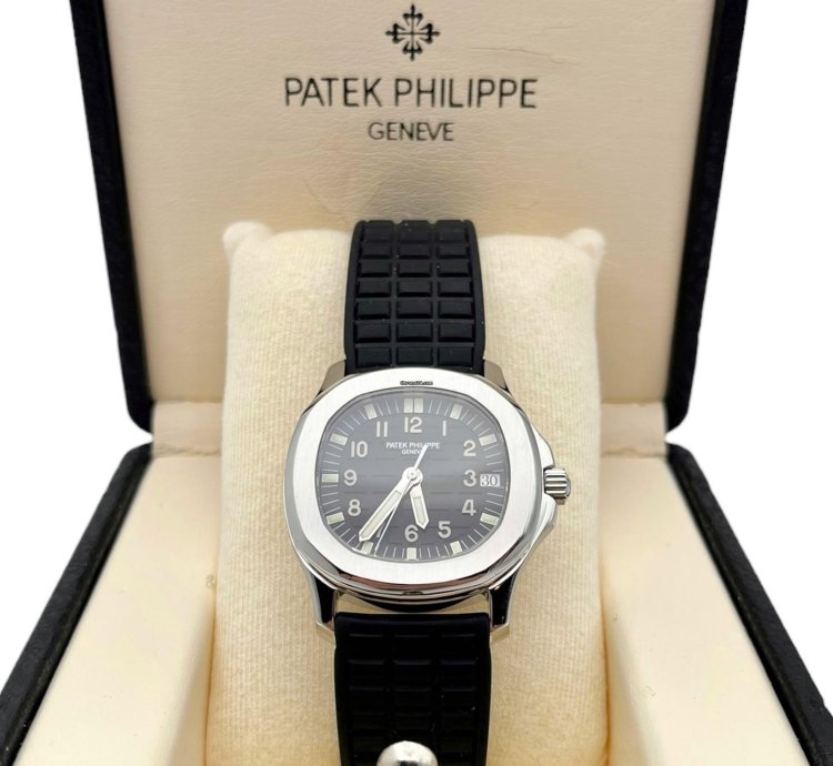 Patek Philippe Aquanaut First Generation Full Set