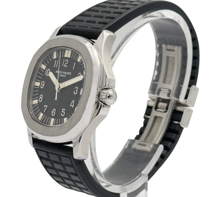 Patek Philippe Aquanaut First Generation With Extract Of Archives Box