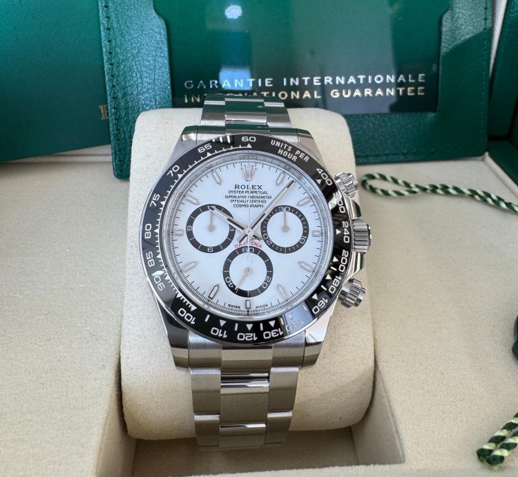 Rolex Daytona 126500ln Panda 2025