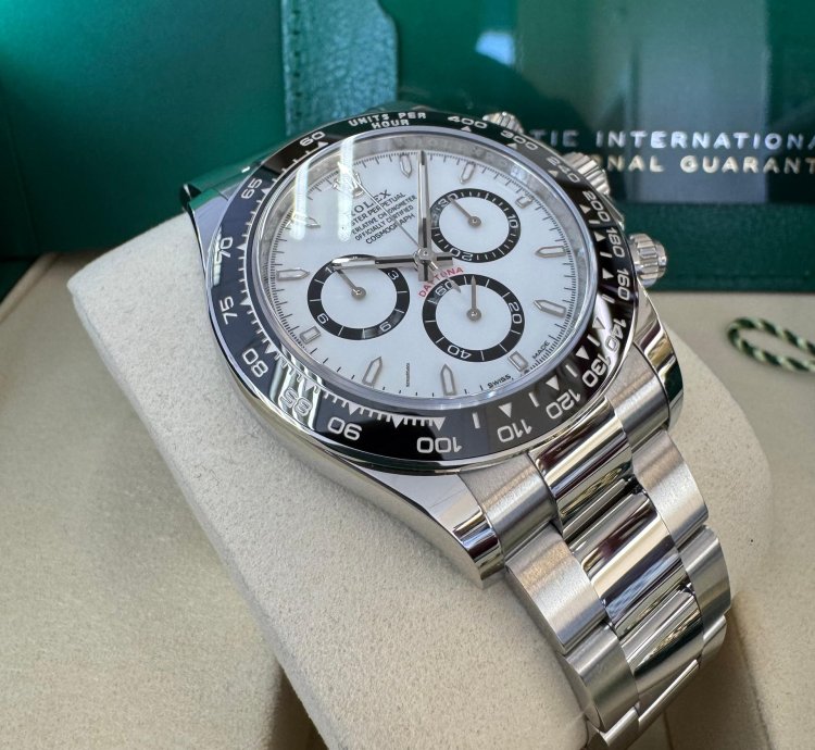 Rolex Daytona 126500ln Panda 2025
