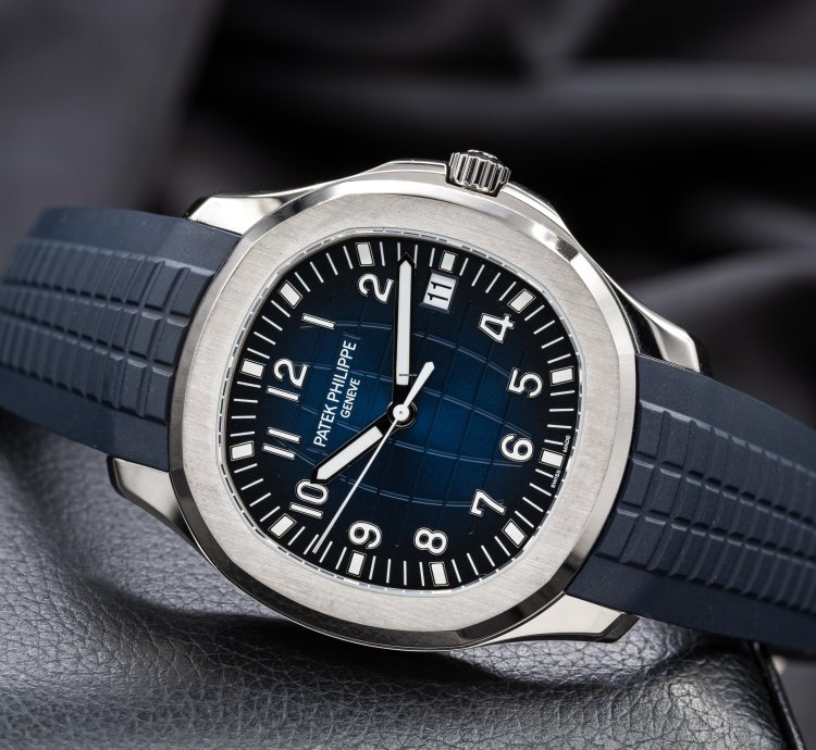 Patek Philippe Aquanaut Full Set 5168g-001 42 2mm White Gold Blue Dial