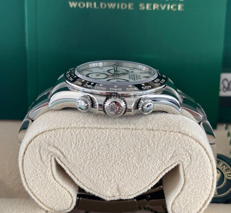 Rolex Daytona 126500ln Panda New New