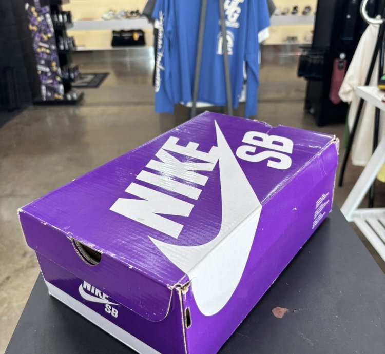 Nike Sb Dunk Low Adobe Sz 9 2023