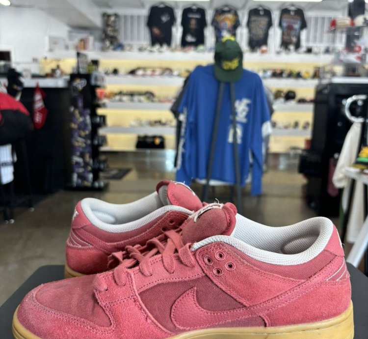 Nike Sb Dunk Low Adobe Sz 9 2023