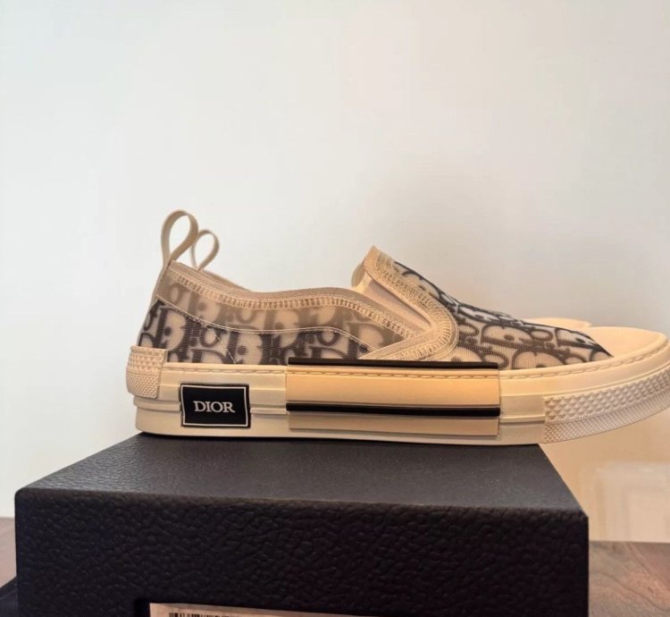 Dior White Oblique Slip On Sneakers sz 44