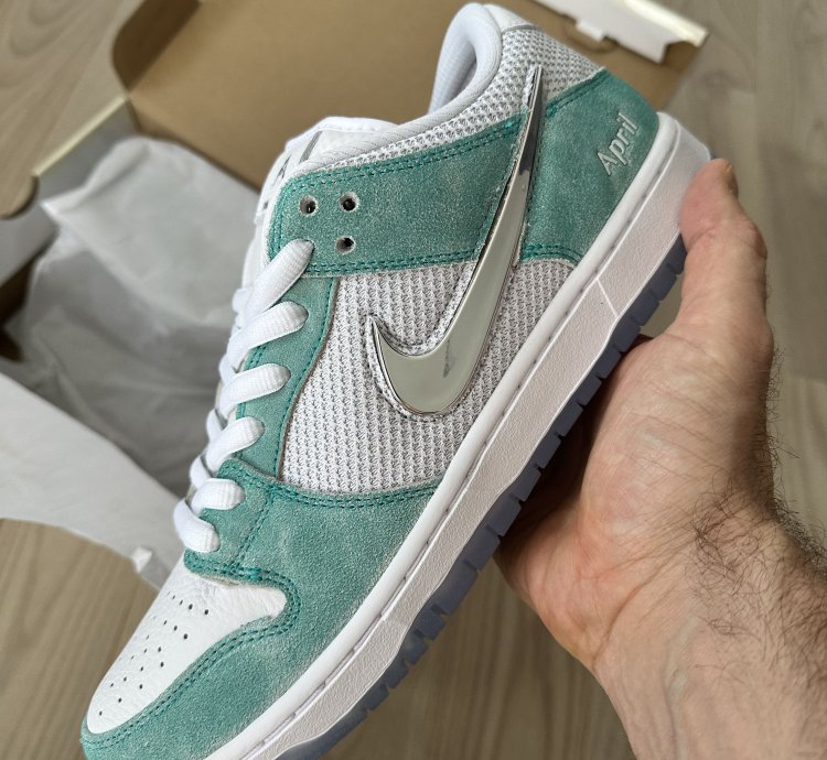 Nike Sb Dunk Low April